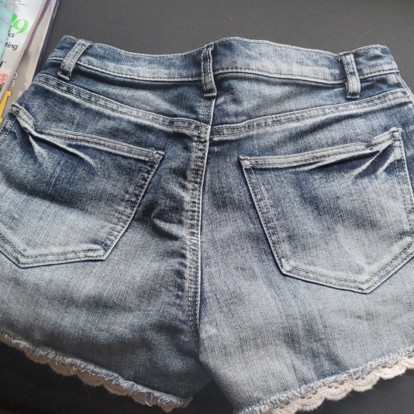 Shorts - Picture 4 of 4